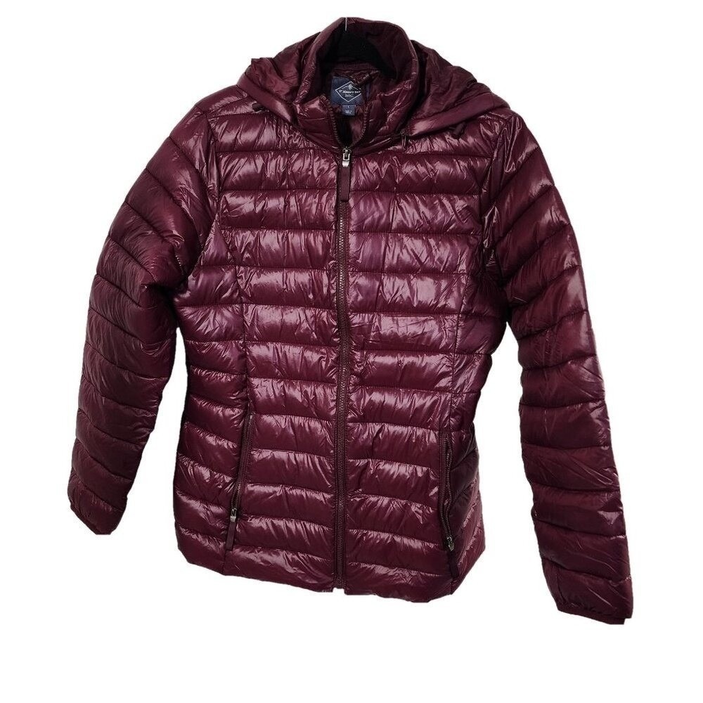 St Johns Bay Womens Burgundy Hooded Puffer Jacket Medium Quilted NWOT